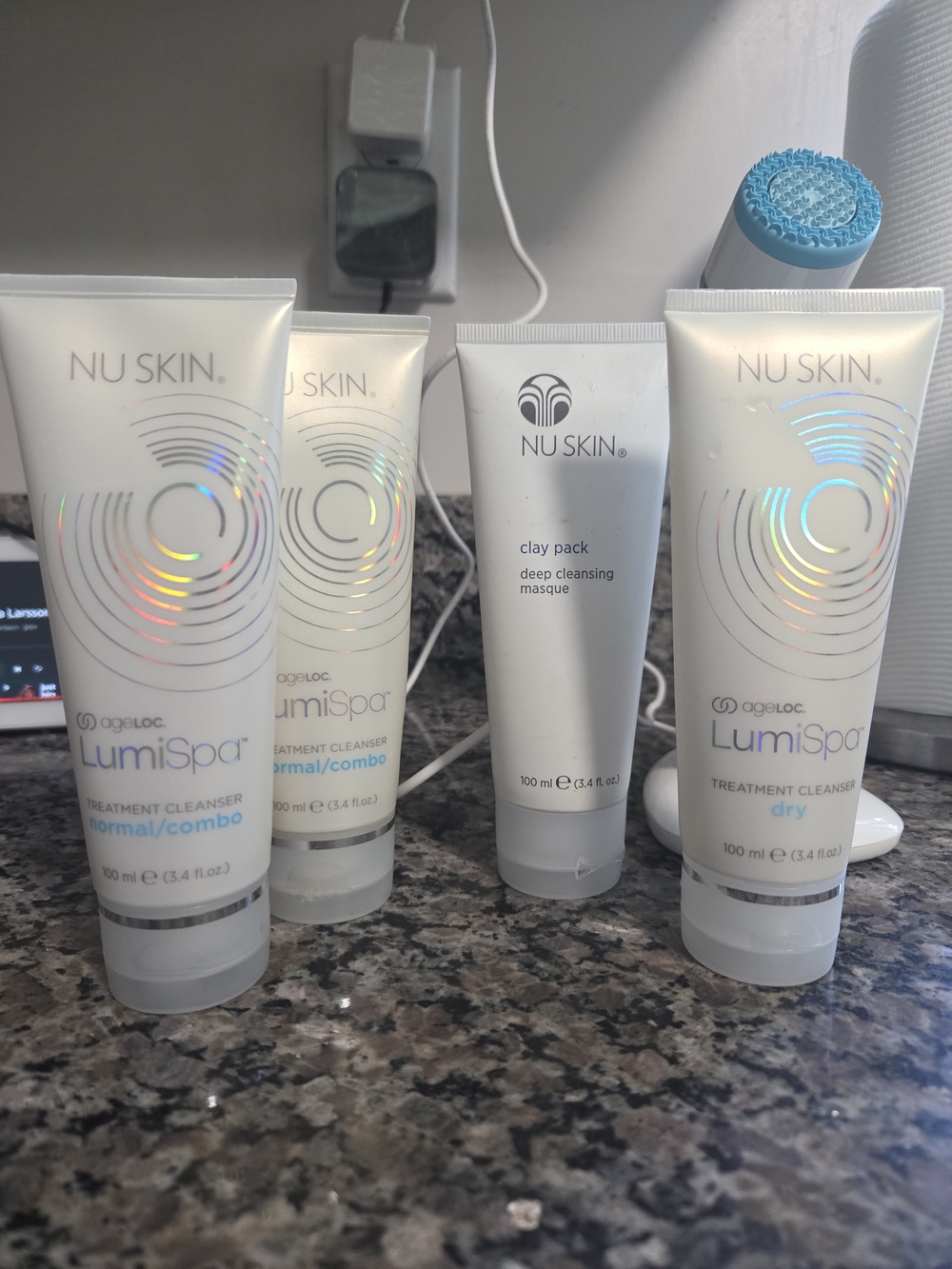 NuSkin LumiSpa Device AND Cleanser Bundle